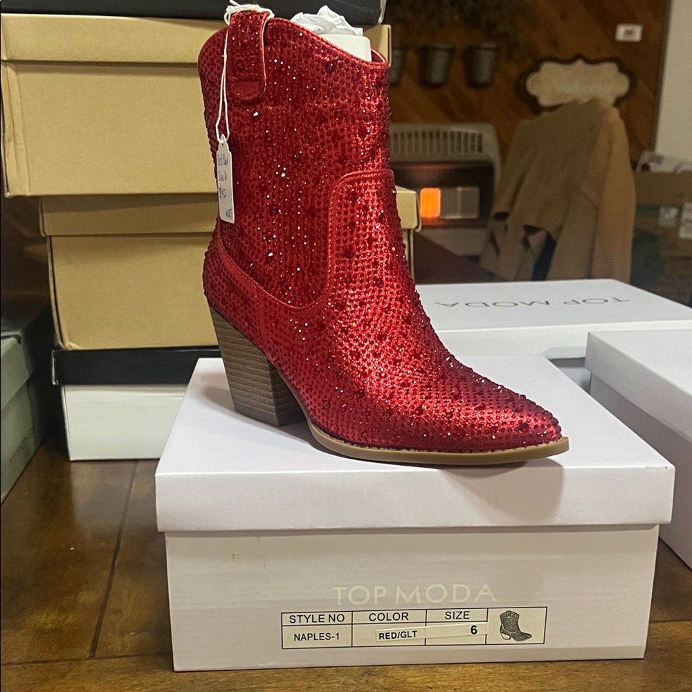 TOP Moda Glittering Red Heeled Boots